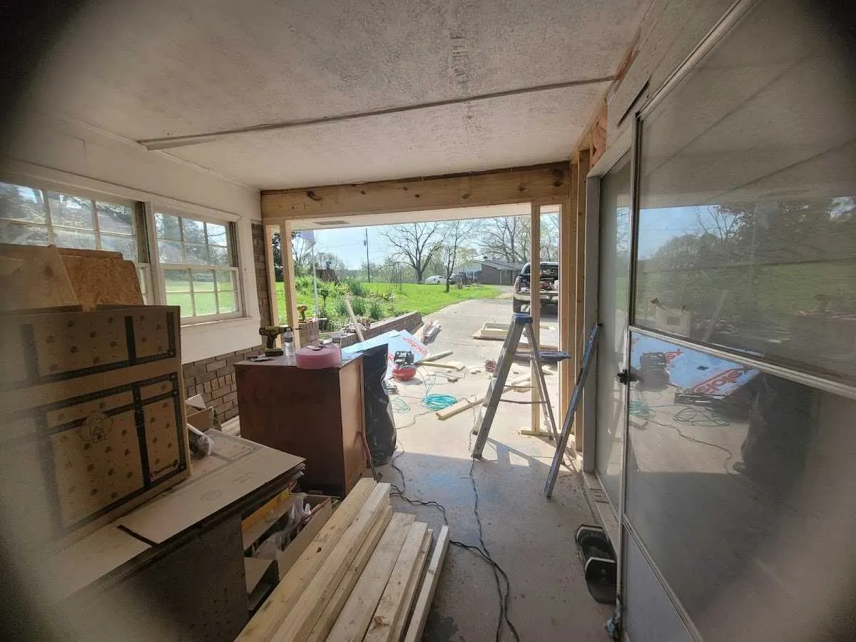 Air movers and dehumidifier for Water Mitigation Services in Delaware